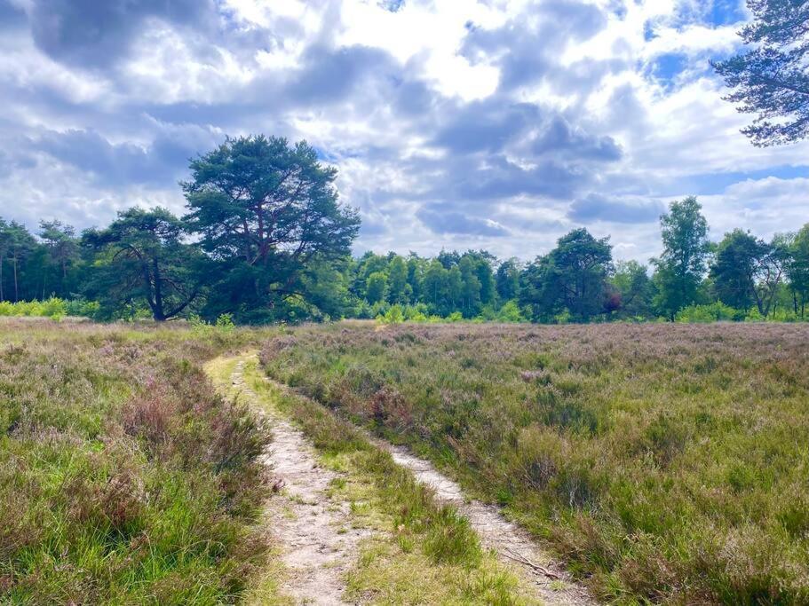 Knus Huisje Op Kindvriendelijk Park Met Zwembad 오털로 외부 사진
